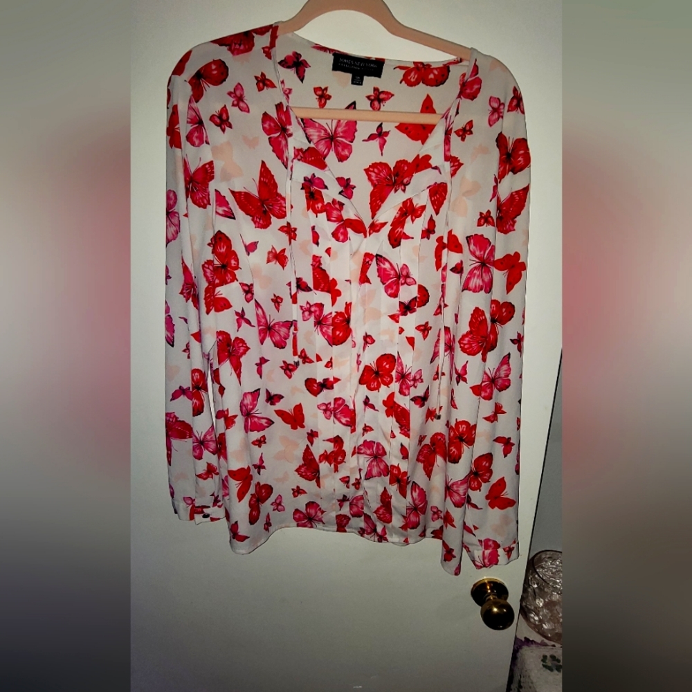 Jones of New York blouse with butterflies 18w